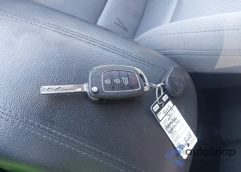 2017 Hyundai Santa Fe Sport 2.4L from USA, damaged, VIN 5NMZU3LB7HH002608